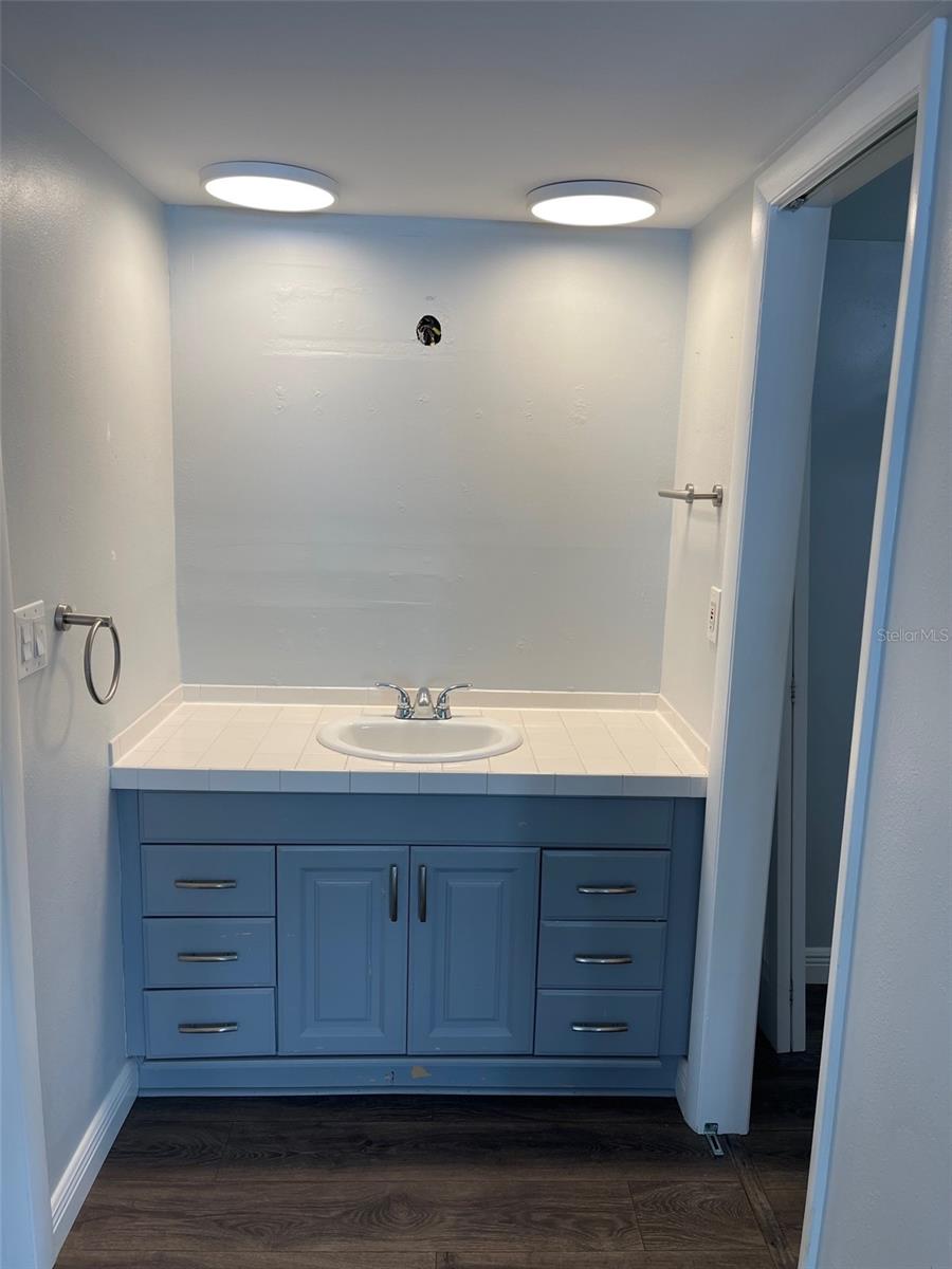 782 VILLAGE LAKE TER N #102, ST PETERSBURG, FL, 33716