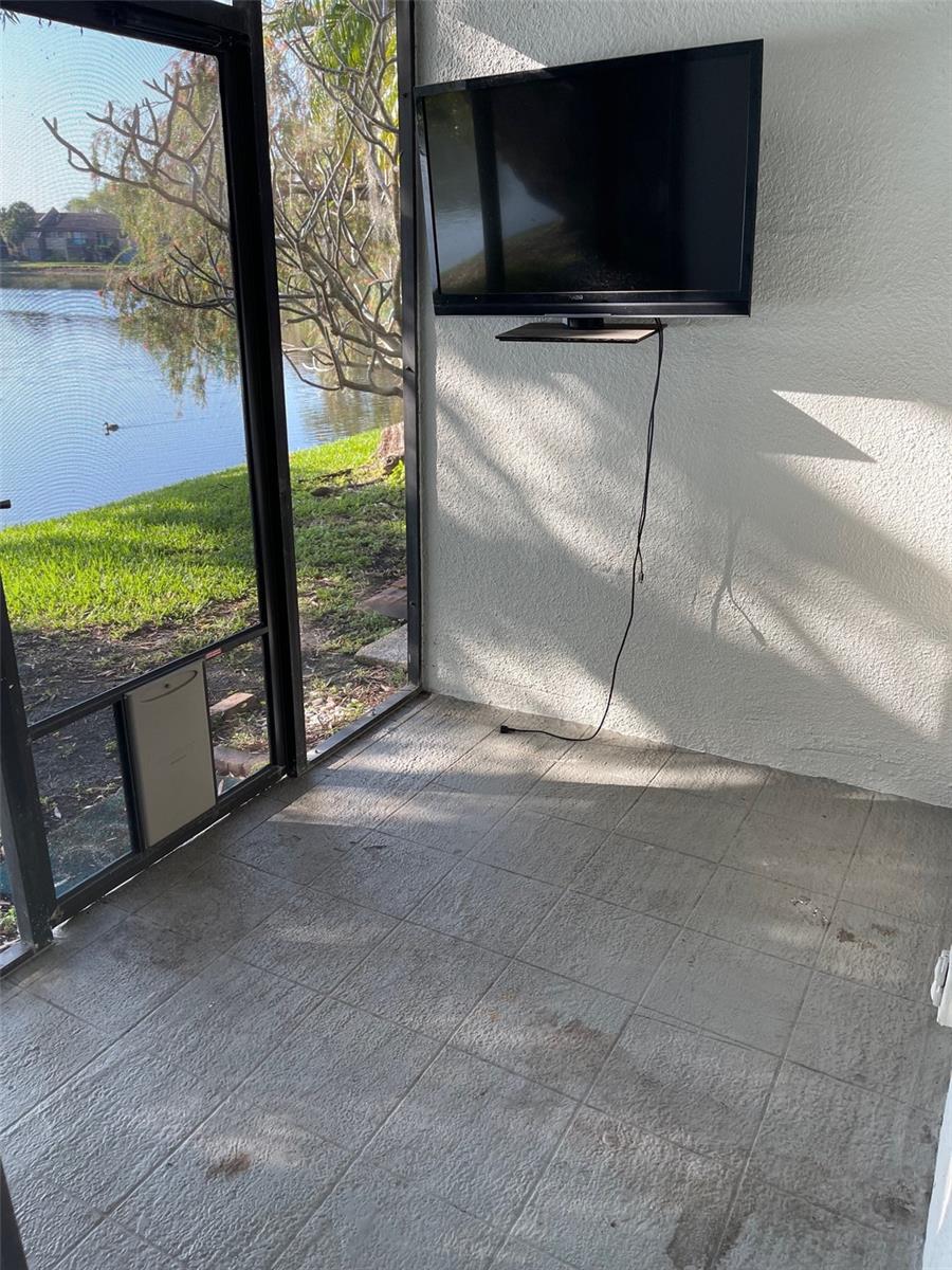 782 VILLAGE LAKE TER N #102, ST PETERSBURG, FL, 33716