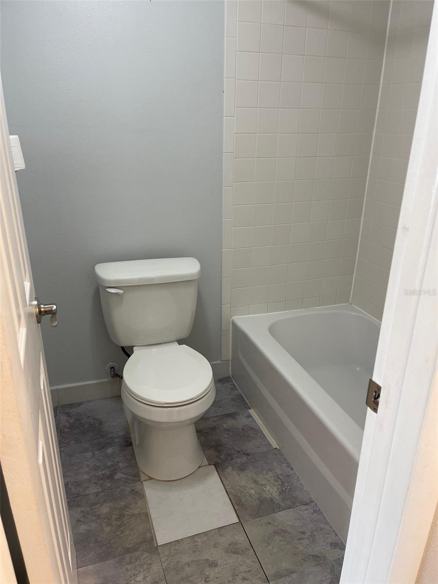782 VILLAGE LAKE TER N #102, ST PETERSBURG, FL, 33716