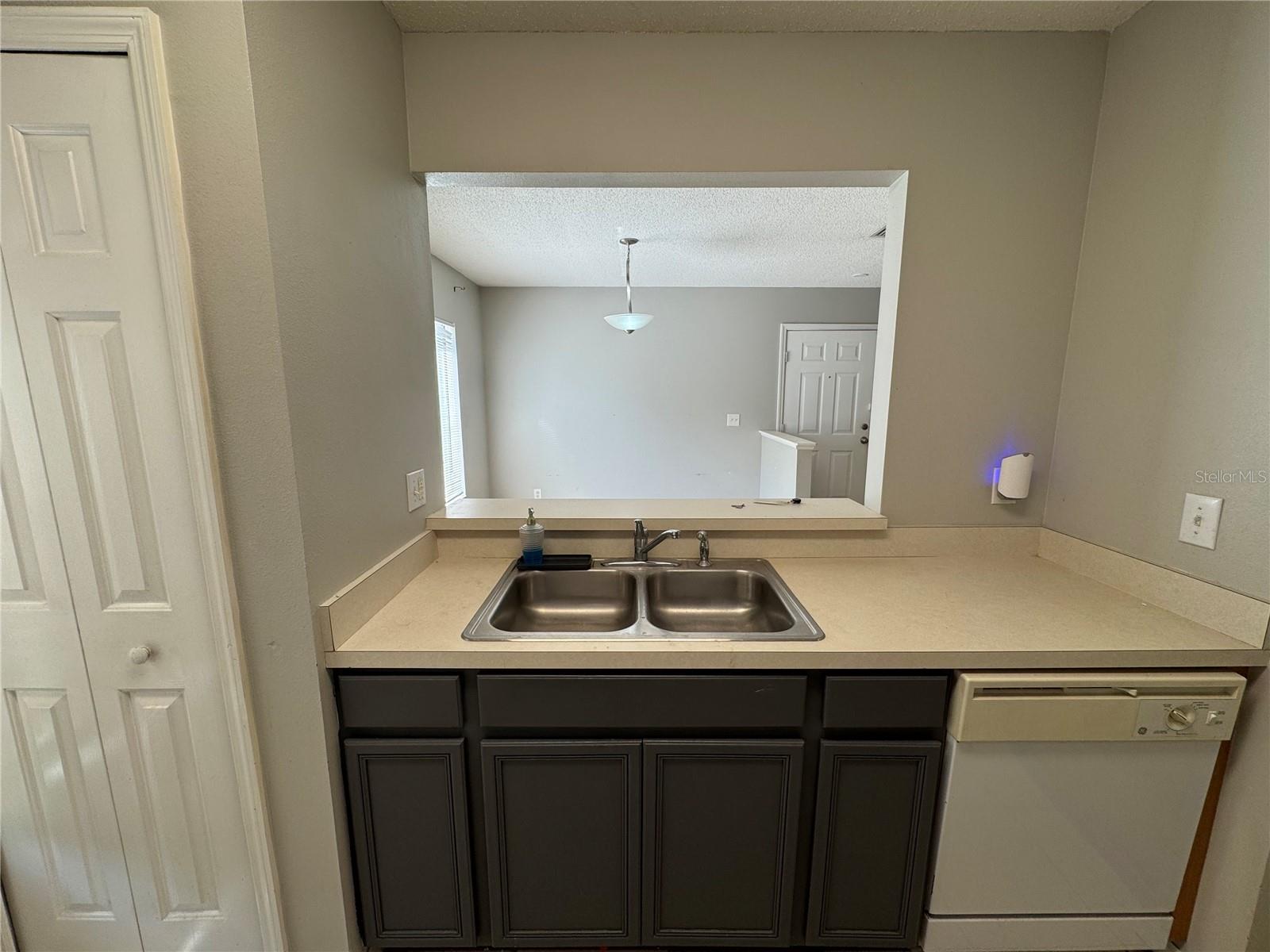 7145 WATERSIDE DR, TAMPA, FL, 33617