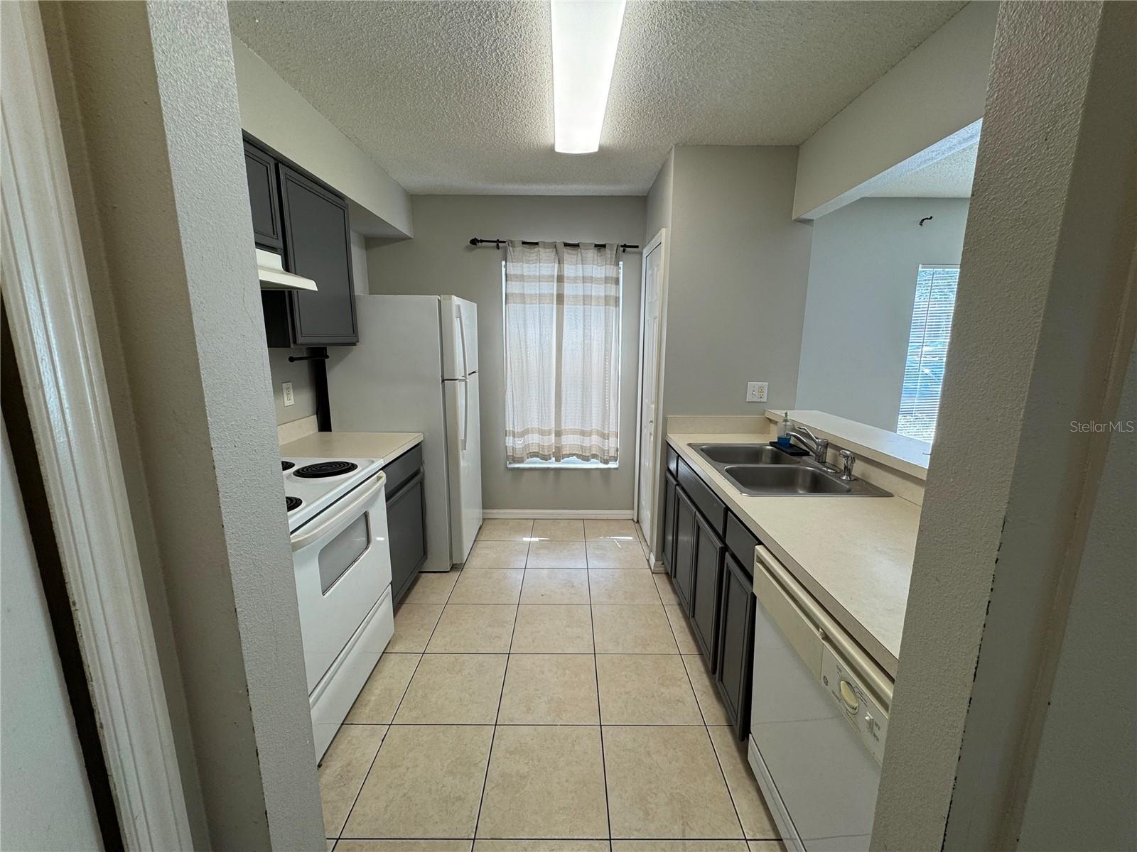 7145 WATERSIDE DR, TAMPA, FL, 33617