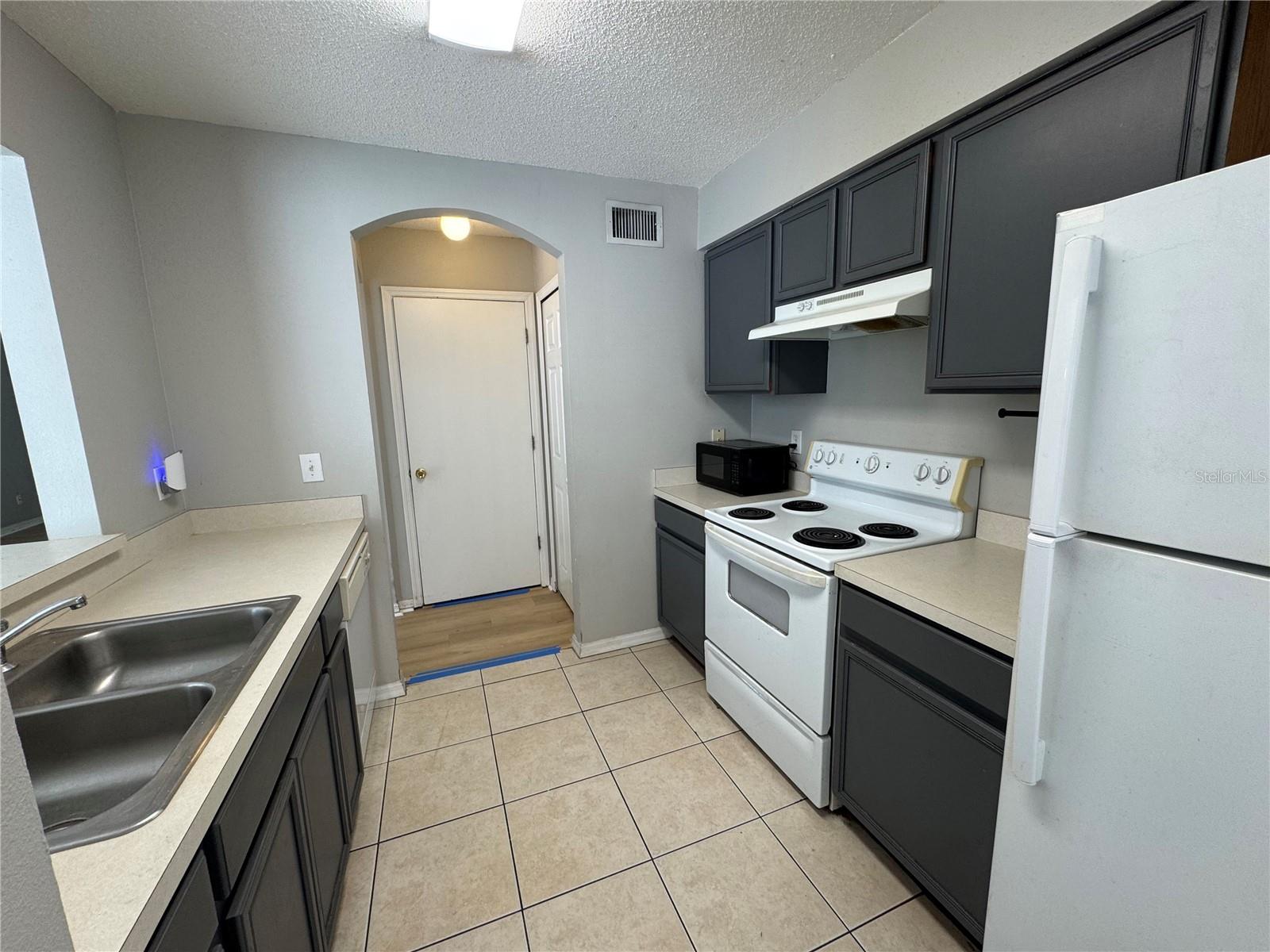 7145 WATERSIDE DR, TAMPA, FL, 33617