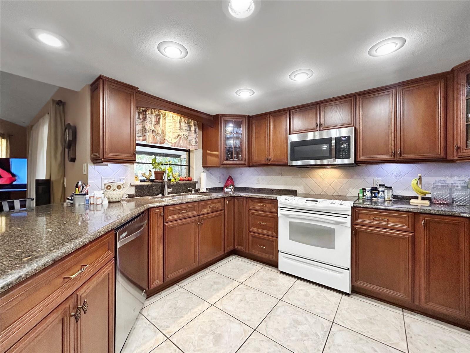 3410 CADE LN, VALRICO, FL, 33596