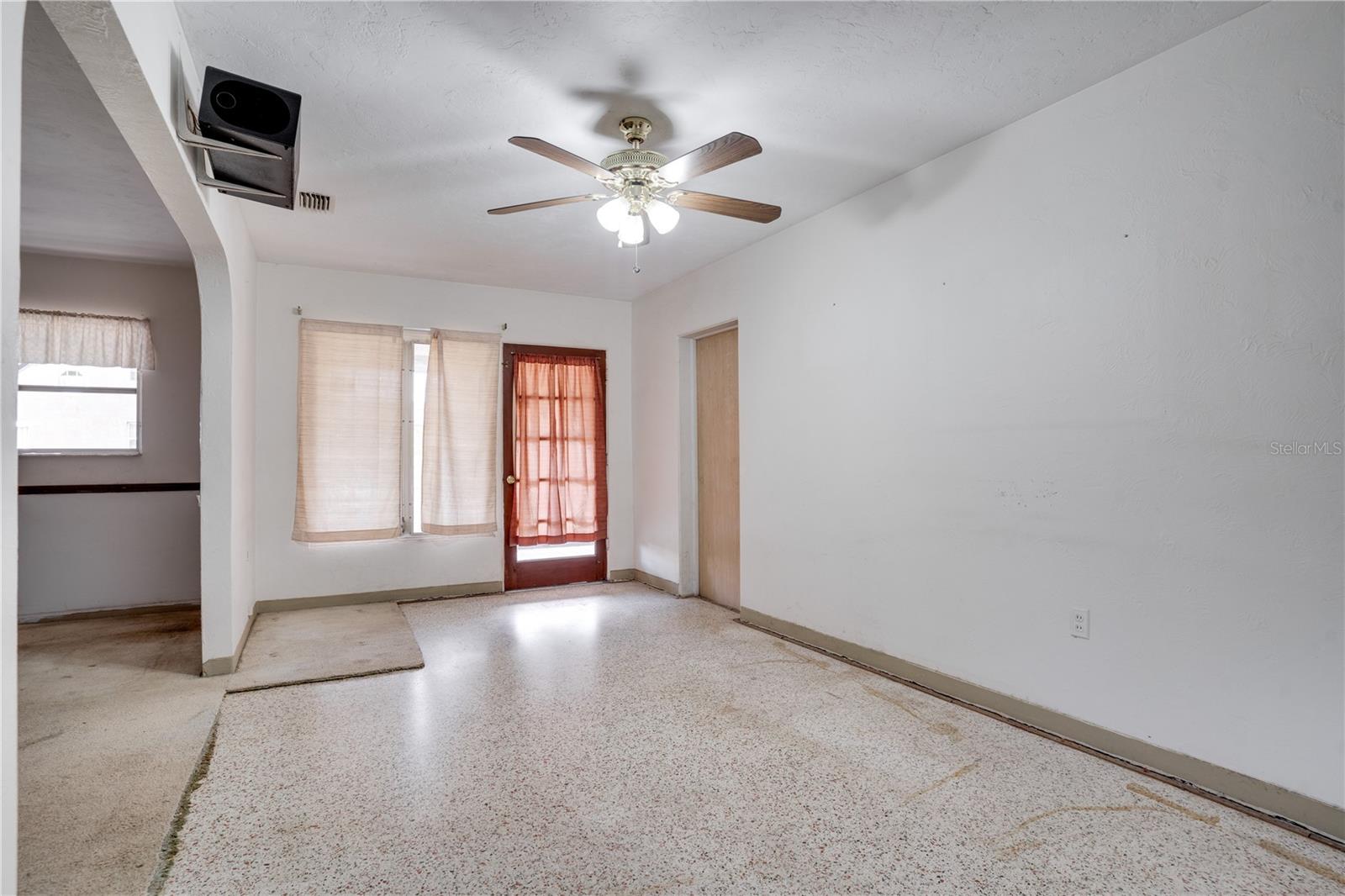 5948 51ST AVE N, KENNETH CITY, FL, 33709