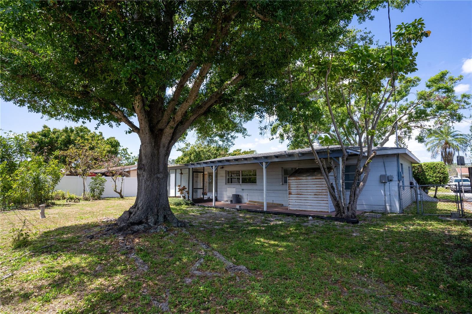 5948 51ST AVE N, KENNETH CITY, FL, 33709