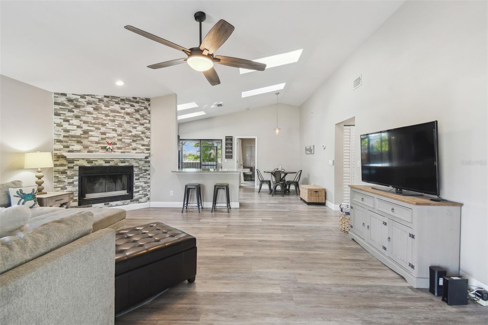 206 BEDFORD ST, OLDSMAR, FL, 34677