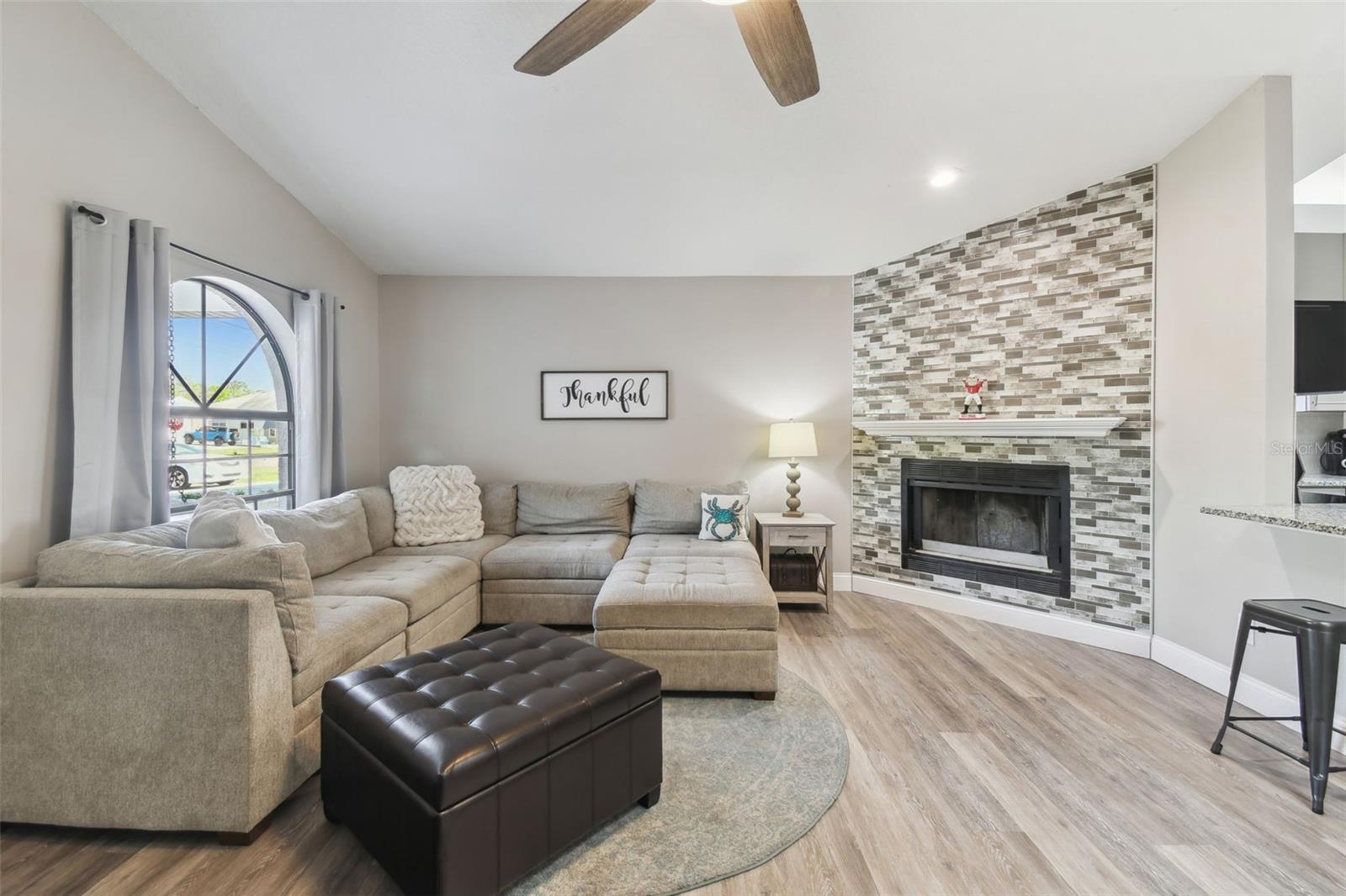 206 BEDFORD ST, OLDSMAR, FL, 34677