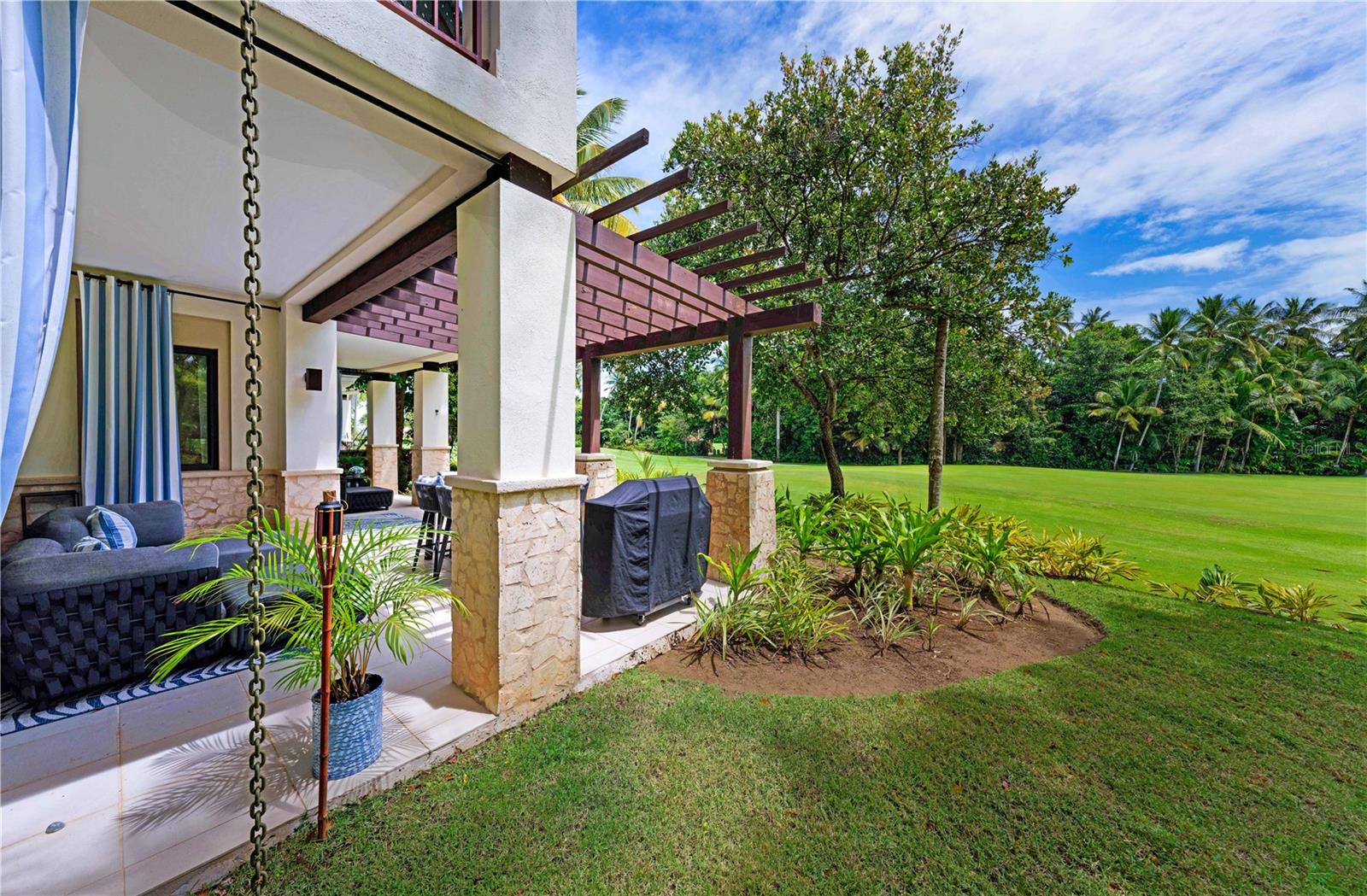 PR9112859 Property Photo