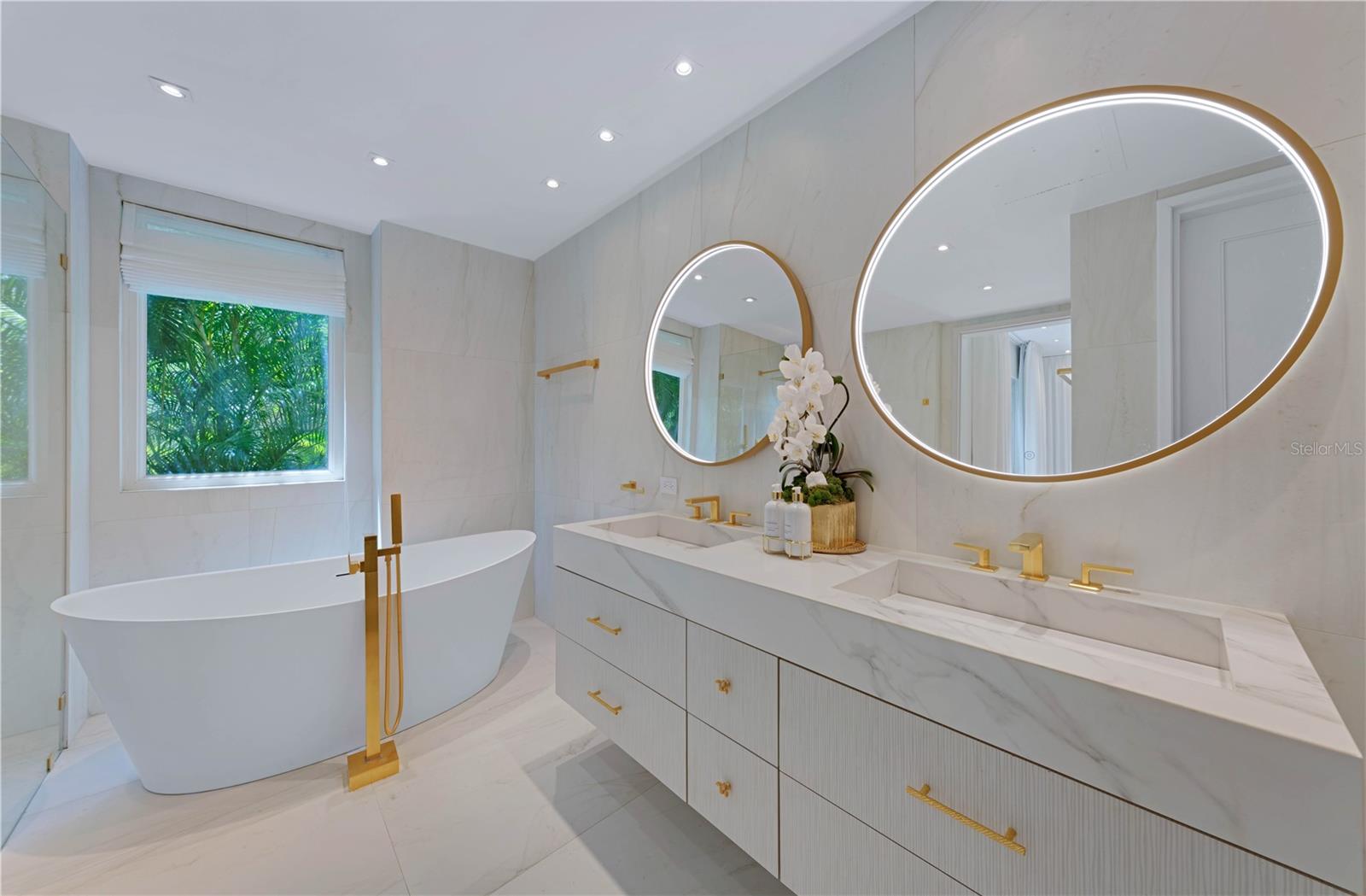 PR9112859 Property Photo