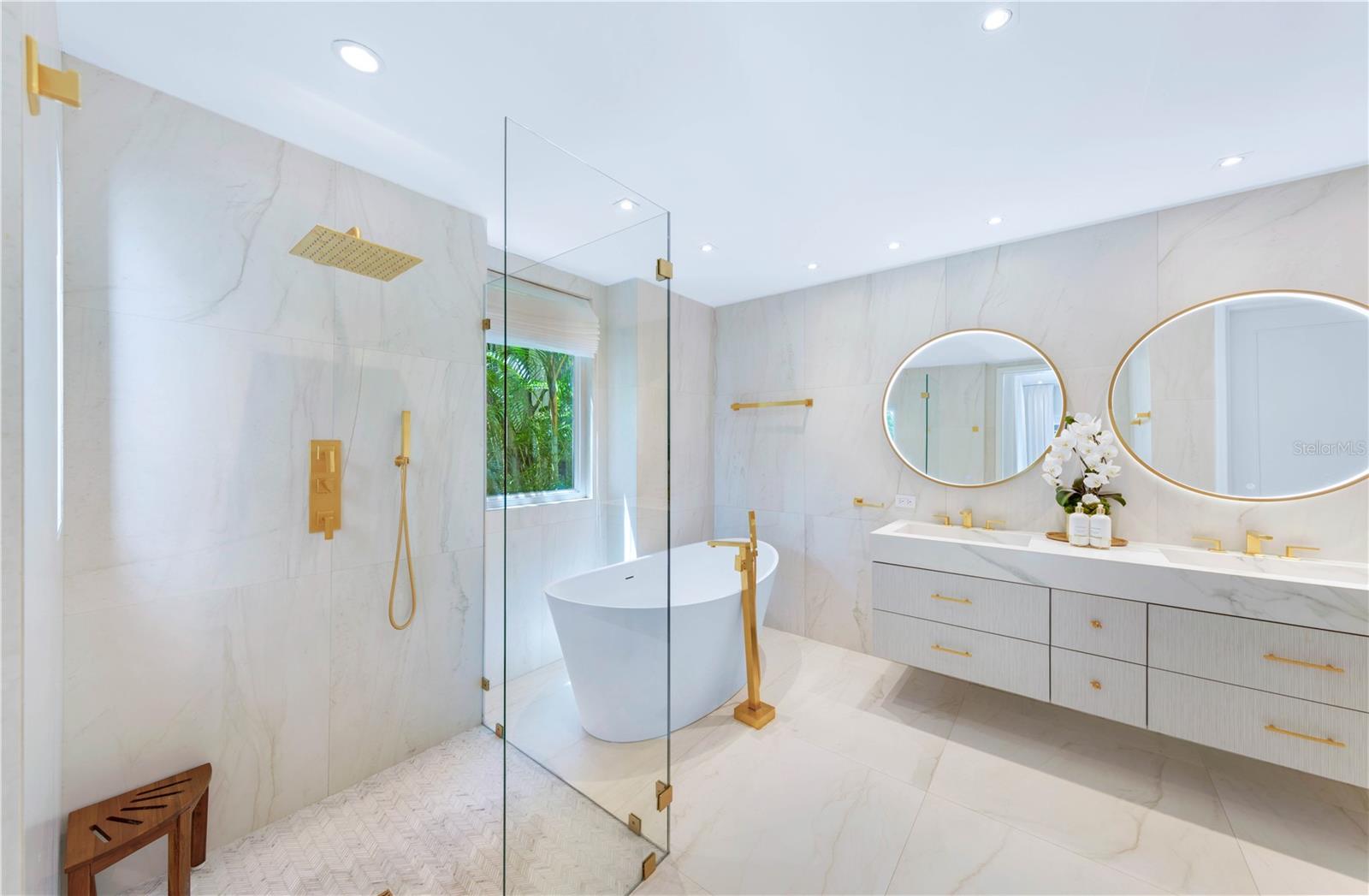 PR9112859 Property Photo