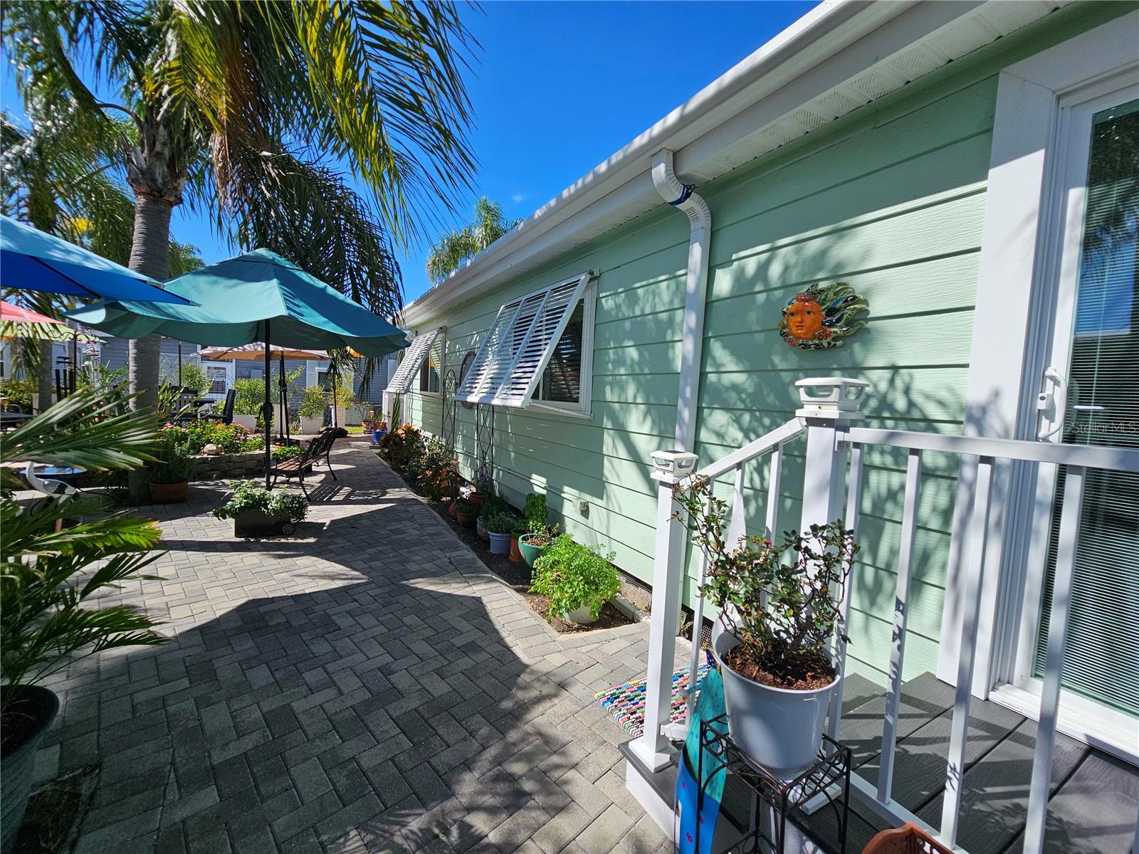 121 DOLPHIN DR S, OLDSMAR, FL, 34677