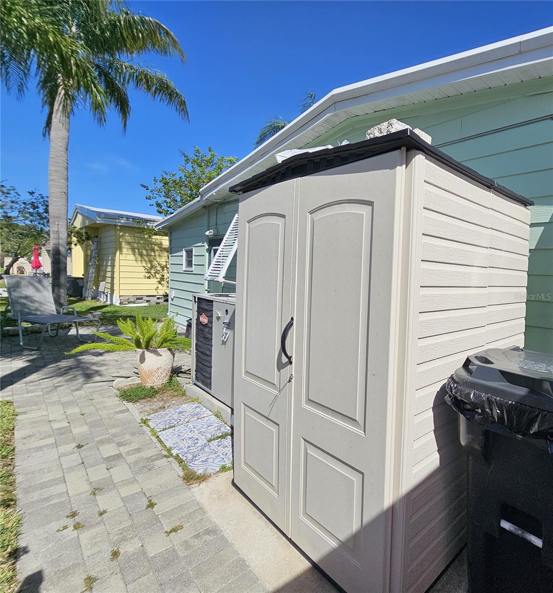 121 DOLPHIN DR S, OLDSMAR, FL, 34677