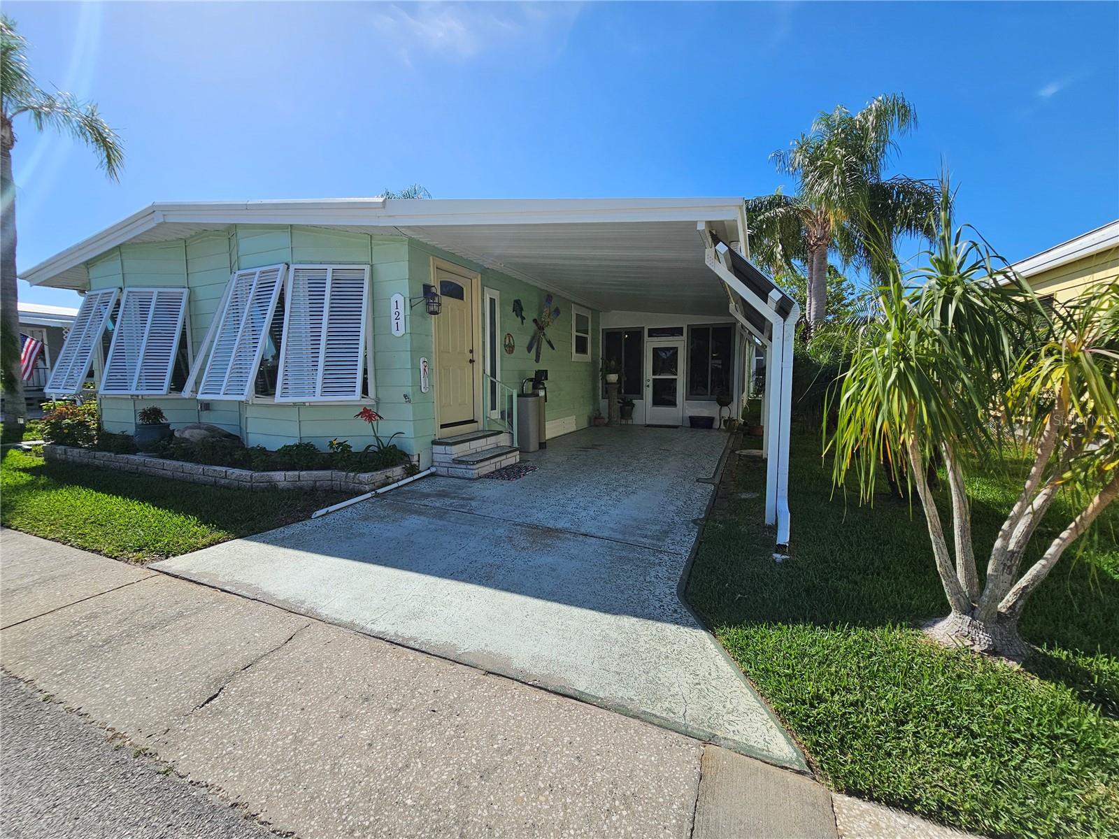 121 DOLPHIN DR S, OLDSMAR, FL, 34677