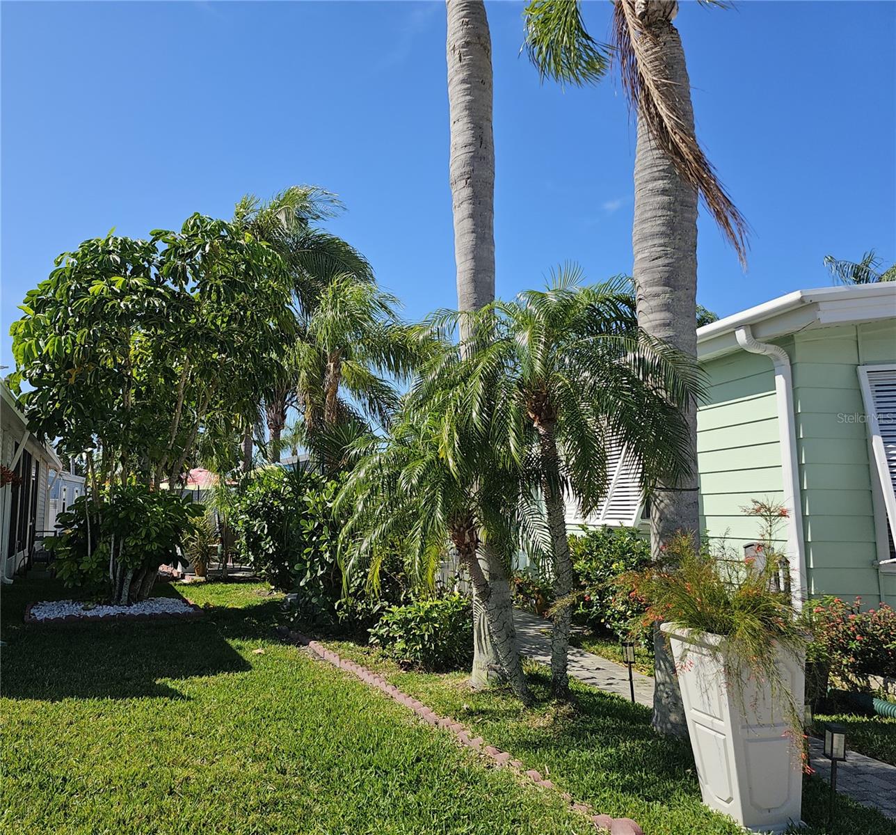 121 DOLPHIN DR S, OLDSMAR, FL, 34677