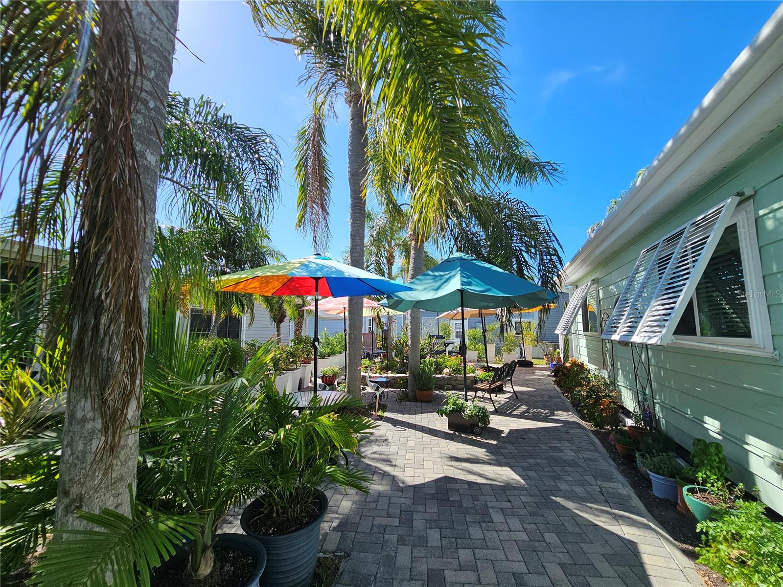 121 DOLPHIN DR S, OLDSMAR, FL, 34677