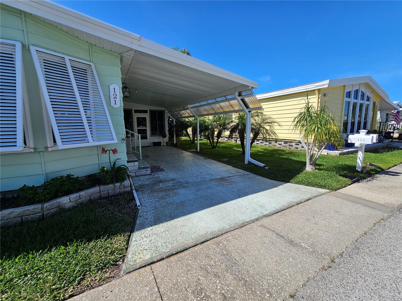 121 DOLPHIN DR S, OLDSMAR, FL, 34677