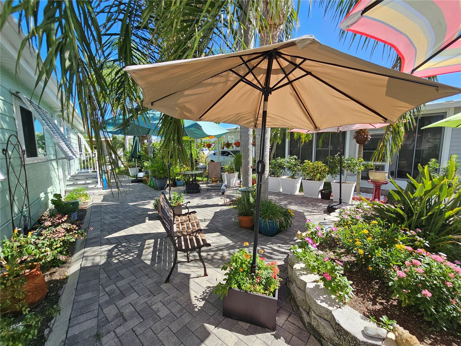 121 DOLPHIN DR S, OLDSMAR, FL, 34677