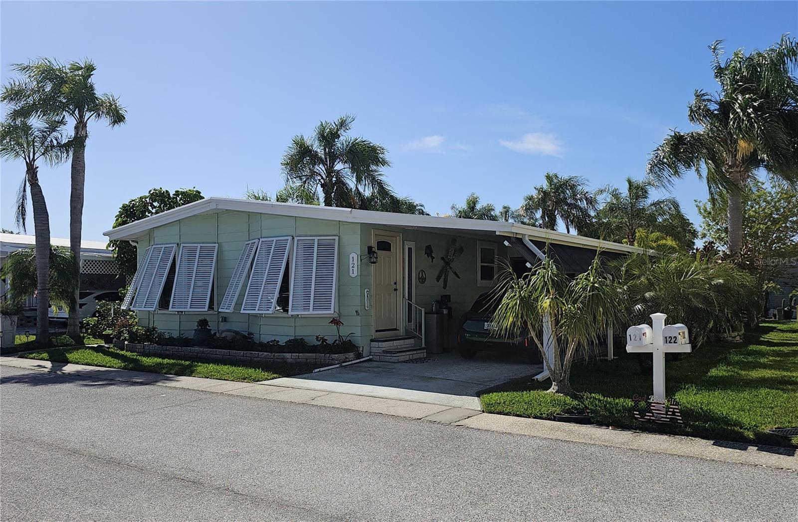 121 DOLPHIN DR S, OLDSMAR, FL, 34677