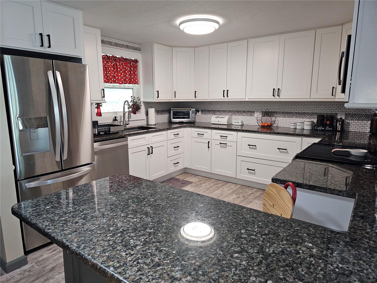 121 DOLPHIN DR S, OLDSMAR, FL, 34677