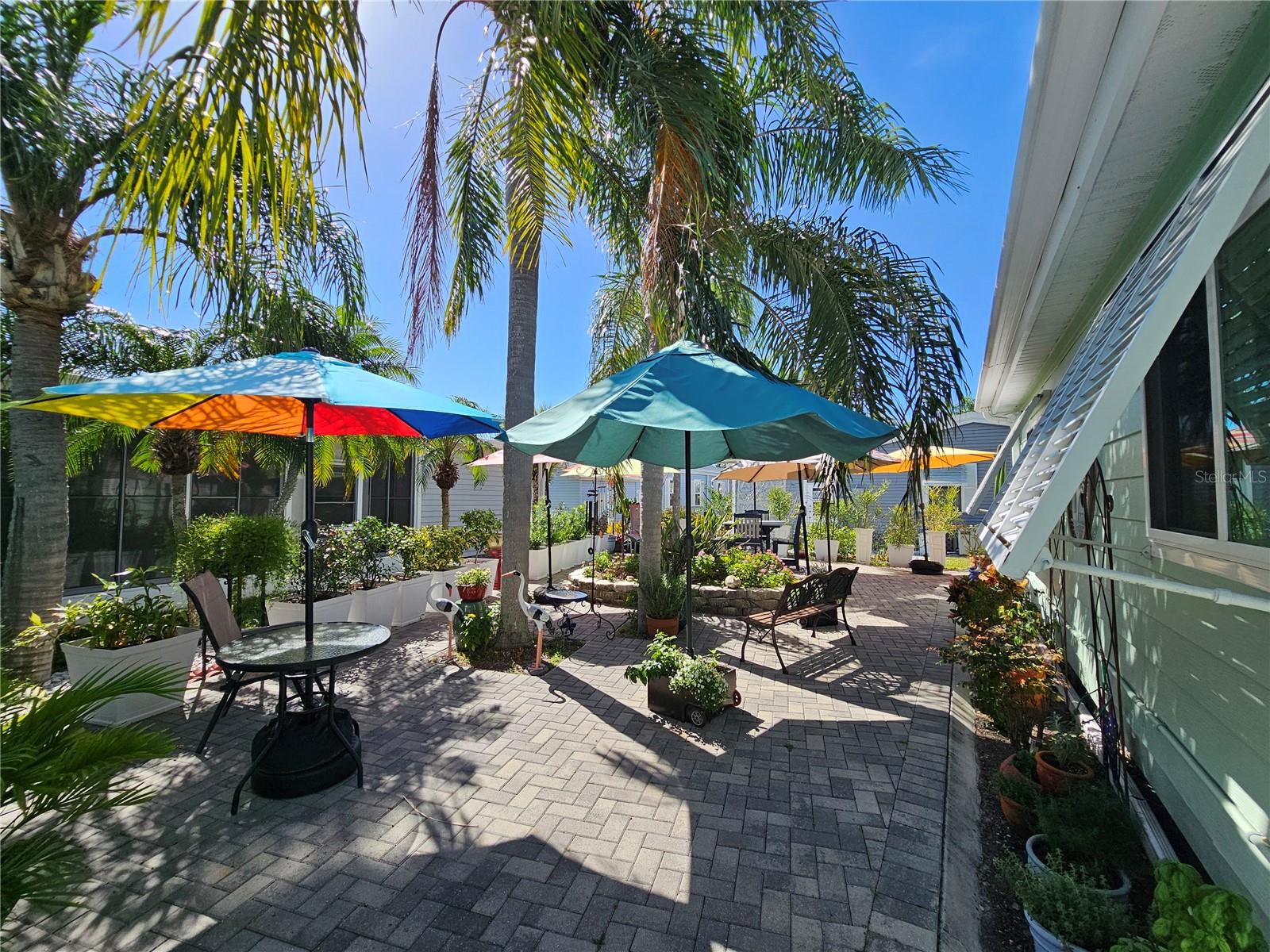 121 DOLPHIN DR S, OLDSMAR, FL, 34677