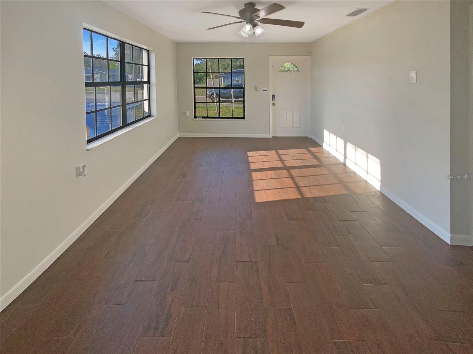701 71ST AVE N, ST PETERSBURG, FL, 33702