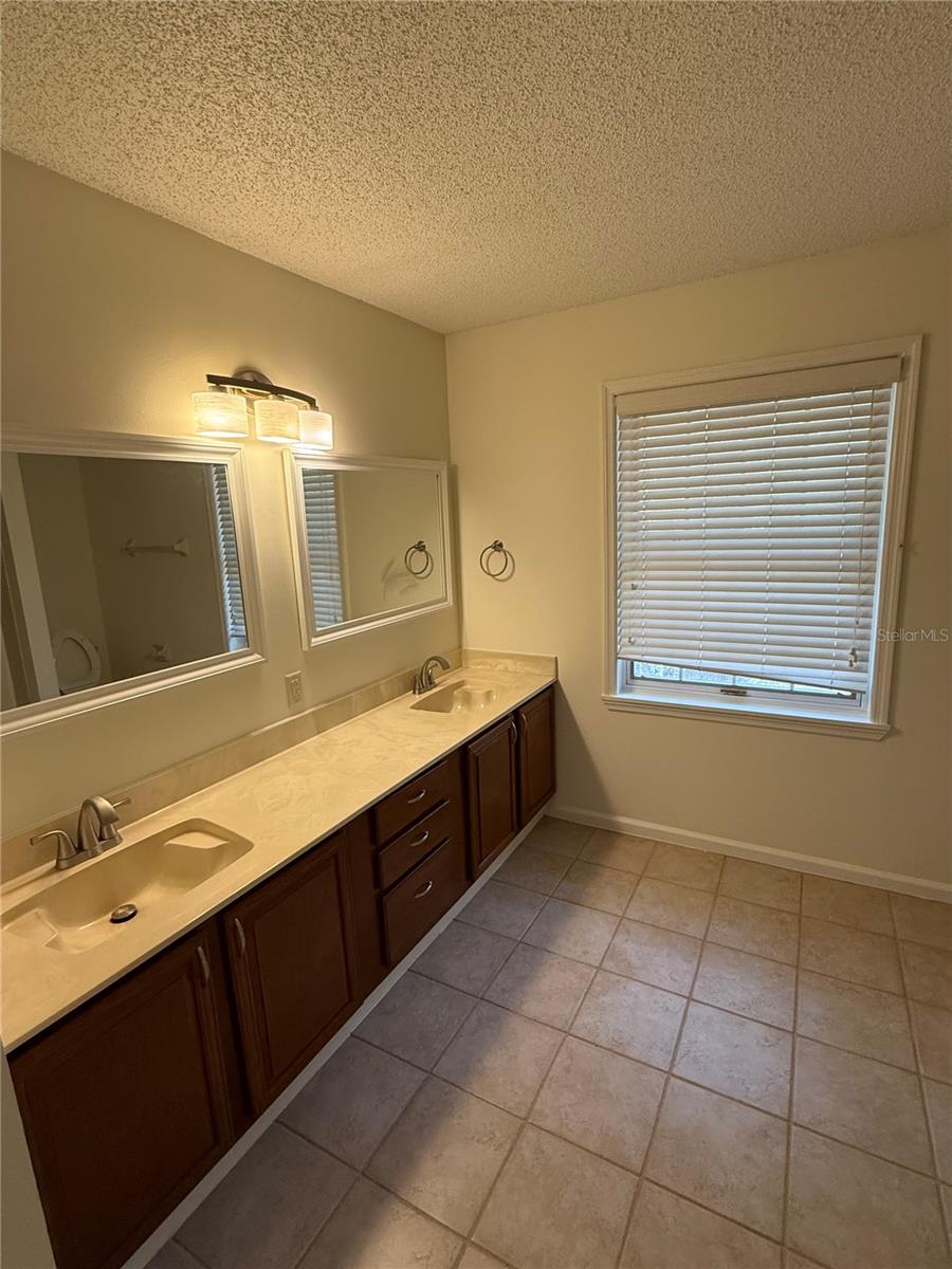 109 W CHAPMAN RD, OVIEDO, FL, 32765