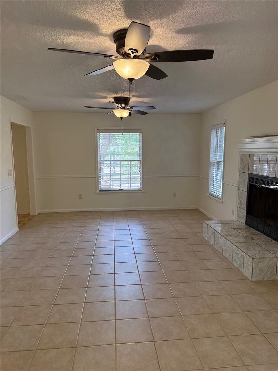 109 W CHAPMAN RD, OVIEDO, FL, 32765