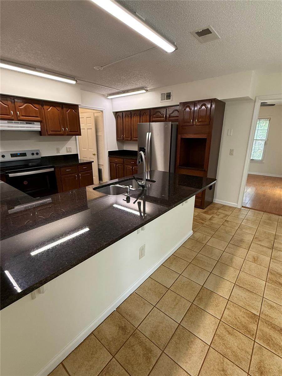 109 W CHAPMAN RD, OVIEDO, FL, 32765