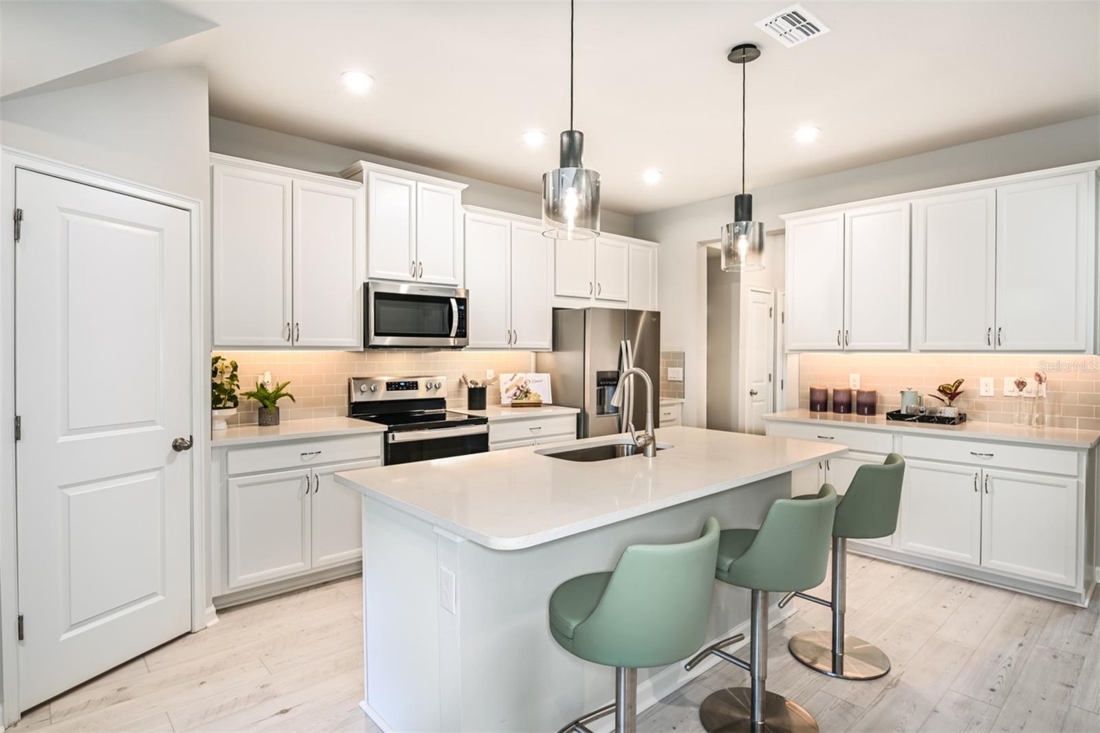 1140 CREEK VALLEY CT, BRANDON, FL, 33511