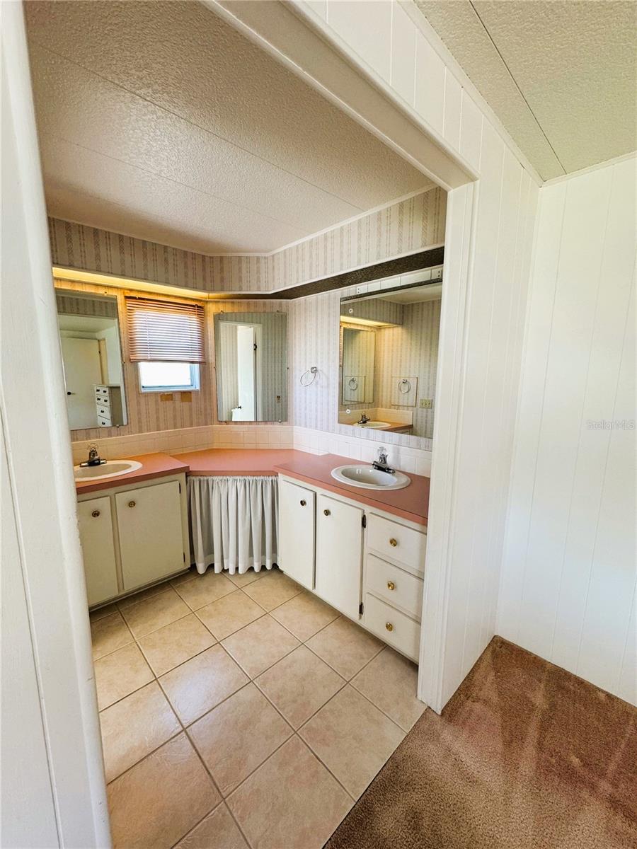 511 HAWTHORNE BLVD, LEESBURG, FL, 34748