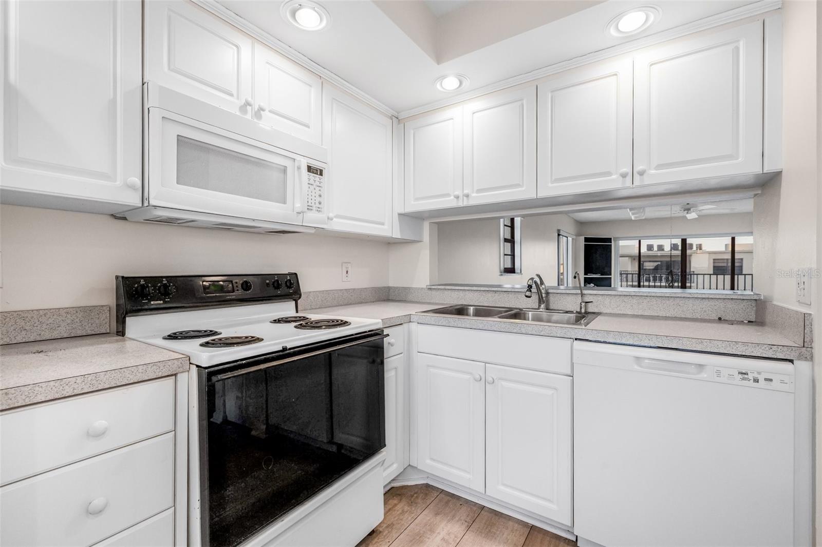 19531 GULF BLVD #601, INDIAN SHORES, FL, 33785