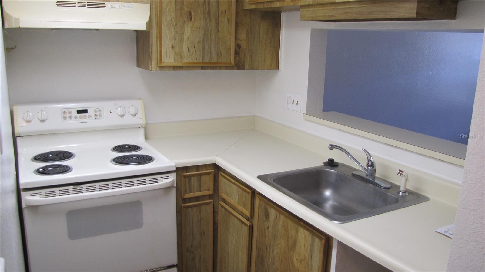 7238 E BANK DR, TAMPA, FL, 33617