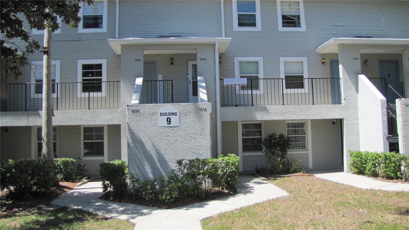 7238 E BANK DR, TAMPA, FL, 33617