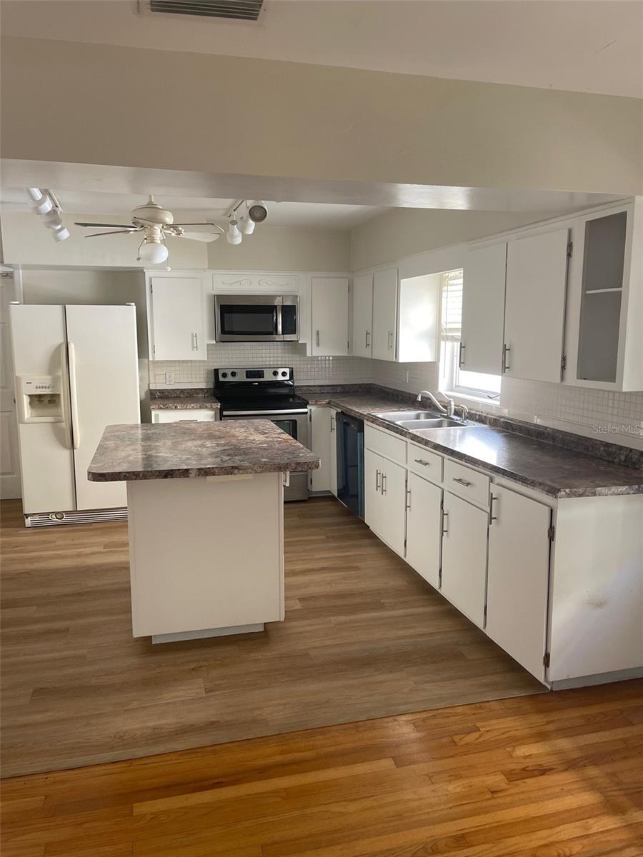 630 44TH AVE N, ST PETERSBURG, FL, 33703