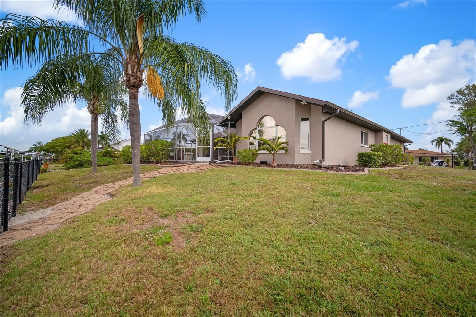 121 COLONIAL ST SW, PORT CHARLOTTE, FL, 33952