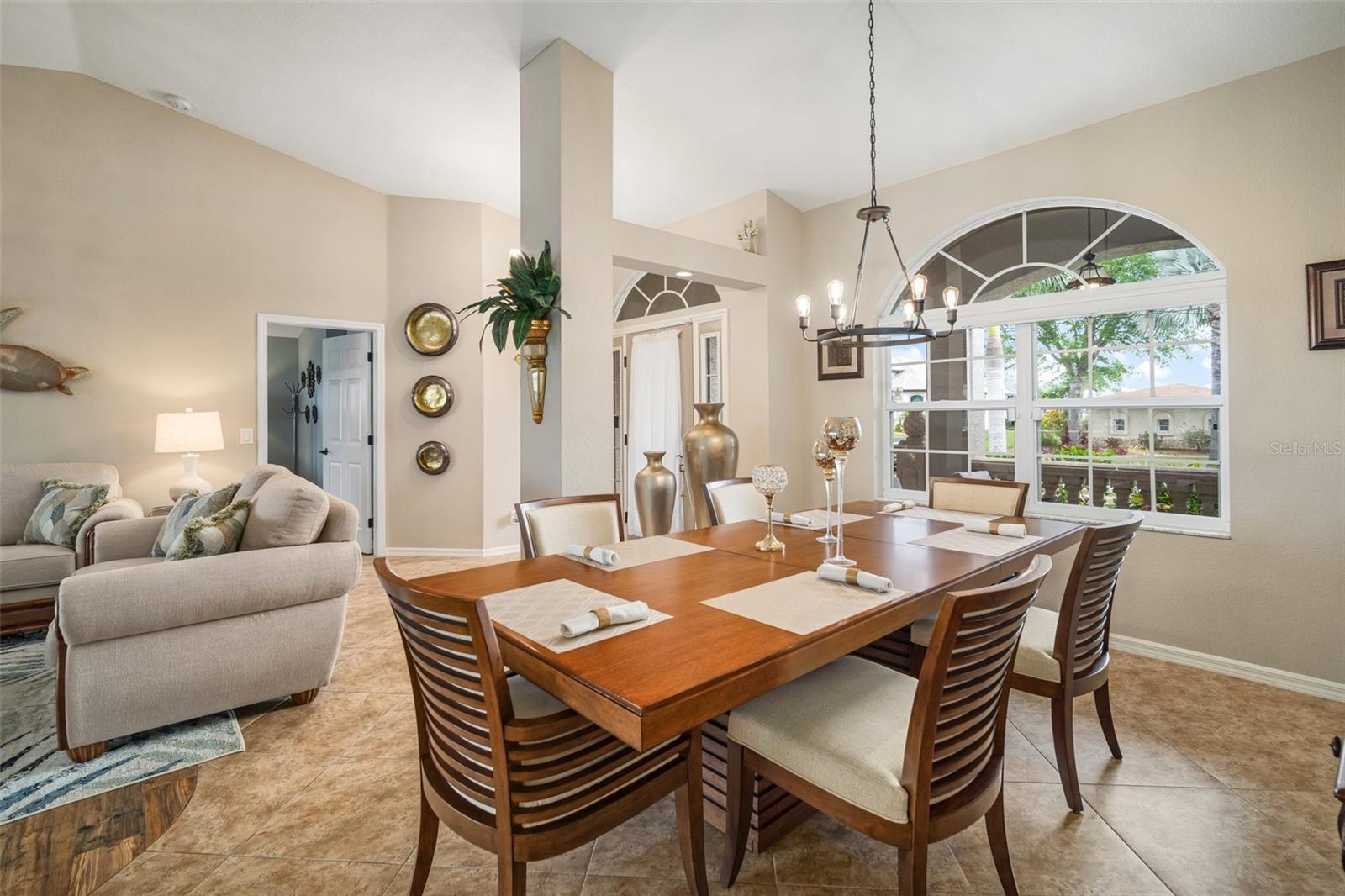 121 COLONIAL ST SW, PORT CHARLOTTE, FL, 33952