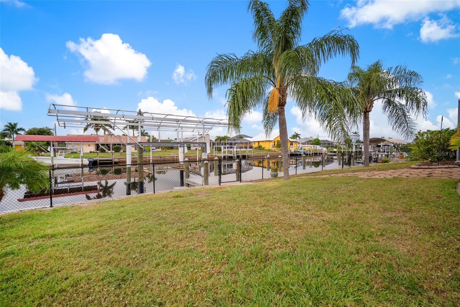 121 COLONIAL ST SW, PORT CHARLOTTE, FL, 33952