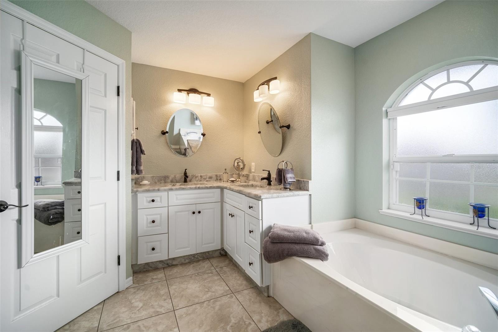 121 COLONIAL ST SW, PORT CHARLOTTE, FL, 33952