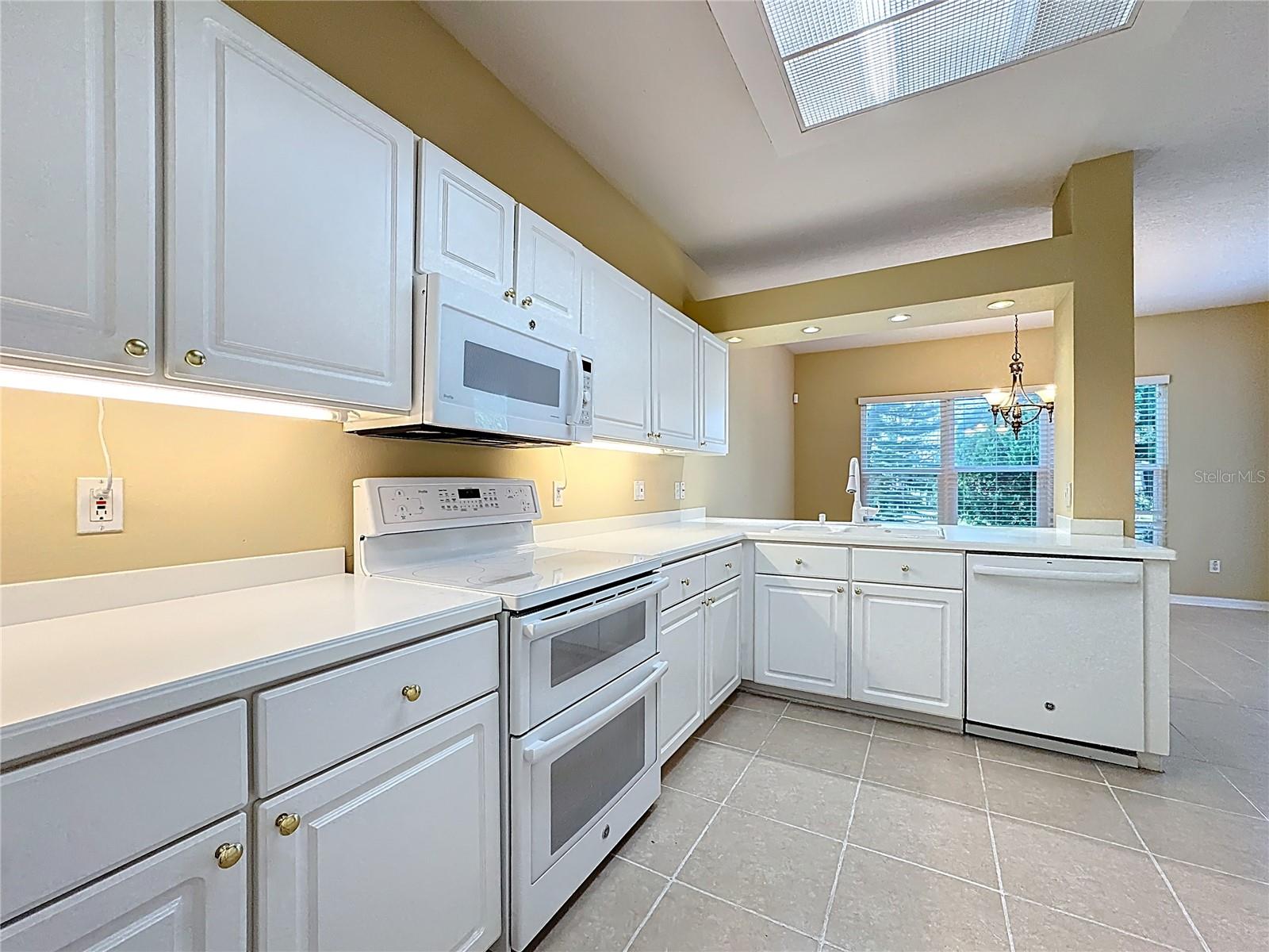 2409 TWICKINGHAM CT, CLERMONT, FL, 34711