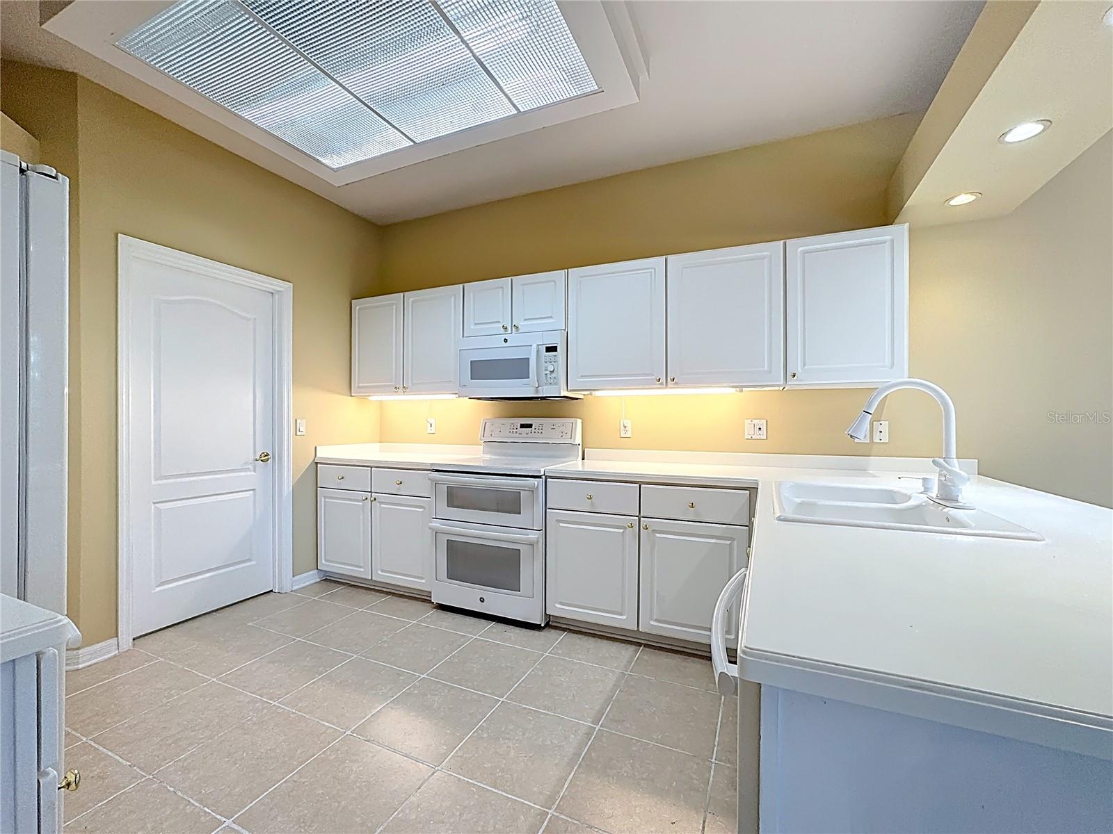 2409 TWICKINGHAM CT, CLERMONT, FL, 34711