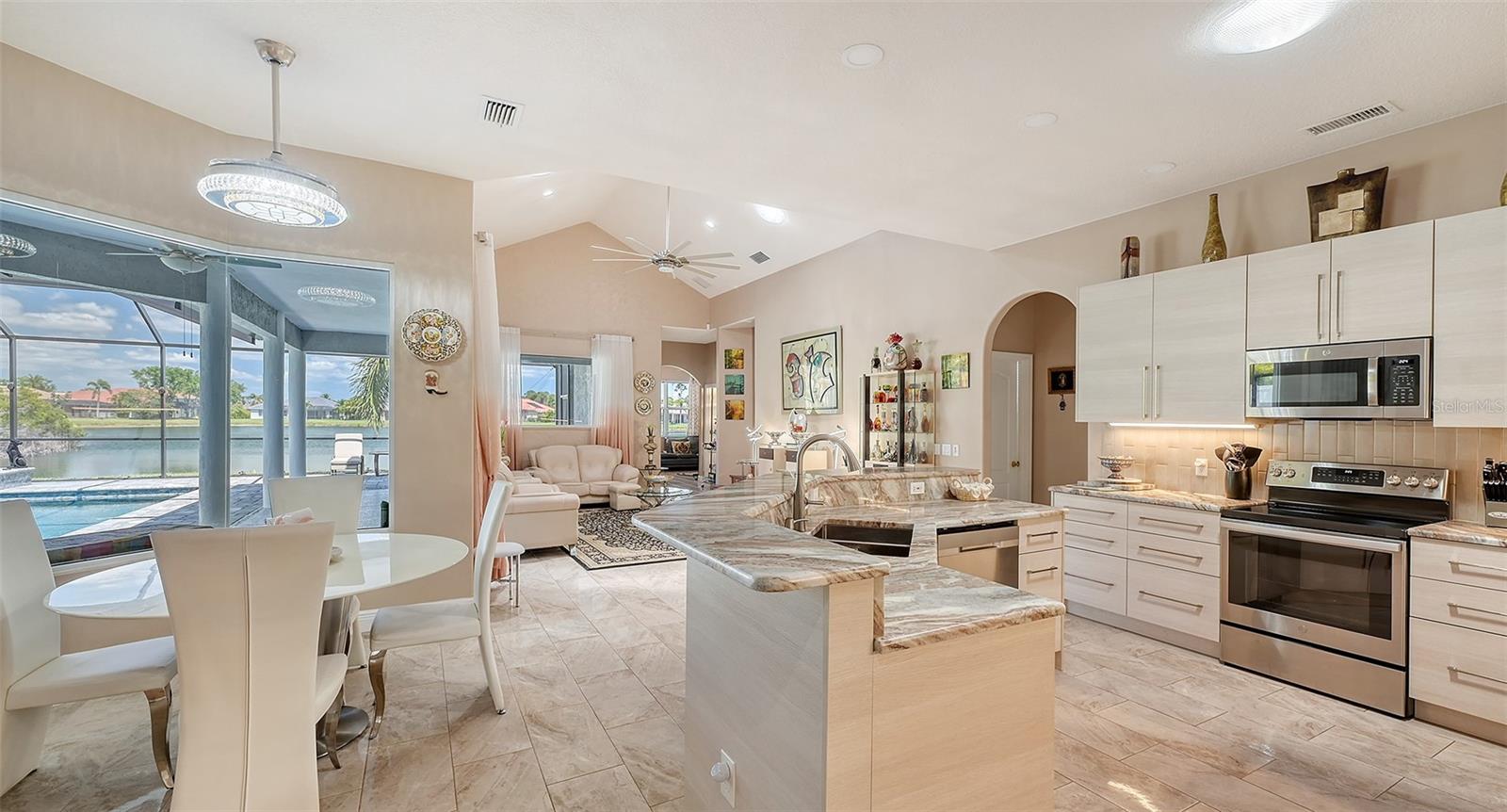 A4647633 Property Photo