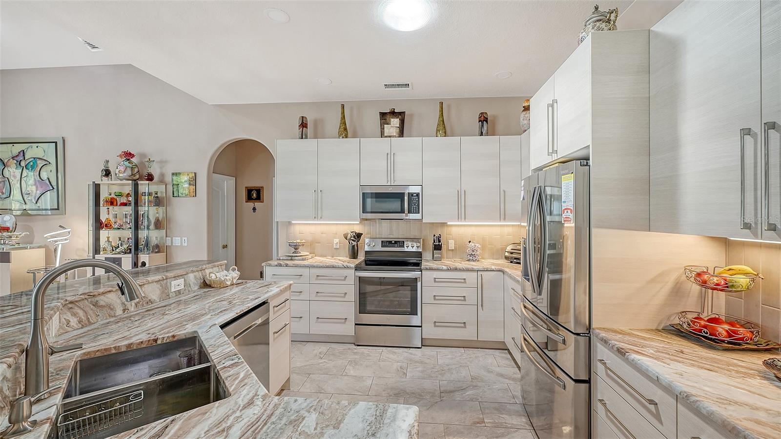 A4647633 Property Photo