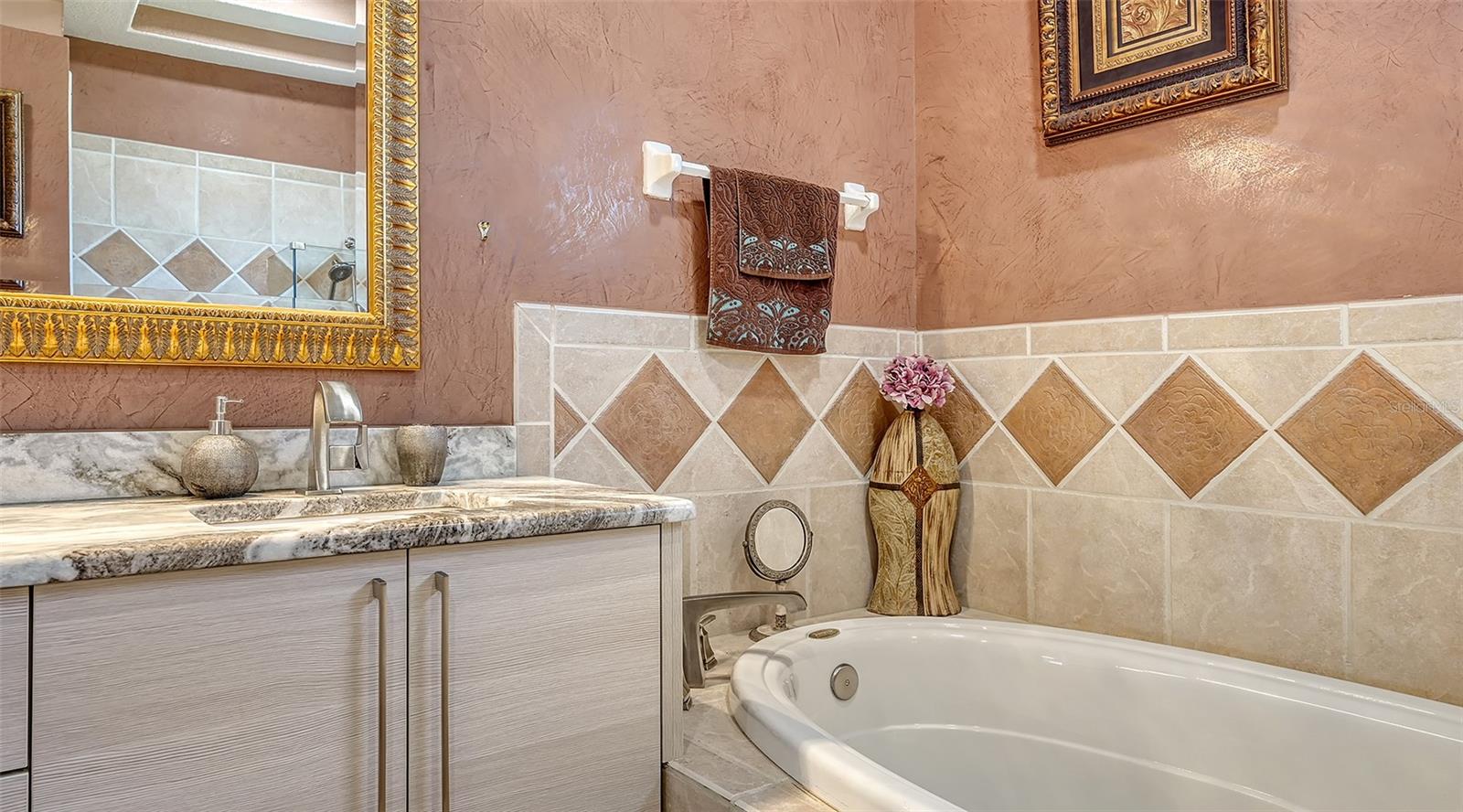 A4647633 Property Photo