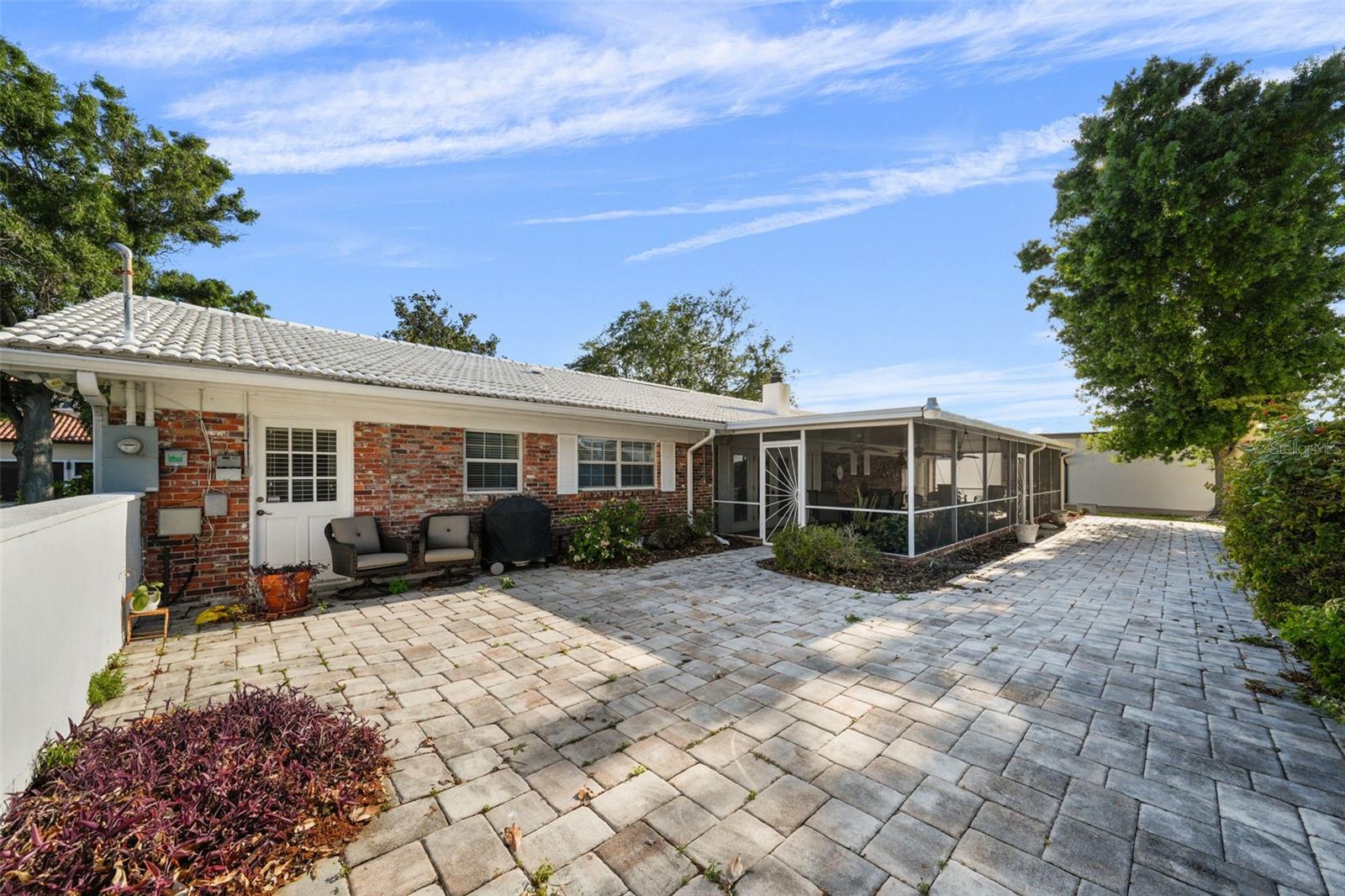 3918 VERSAILLES DR, TAMPA, FL, 33634