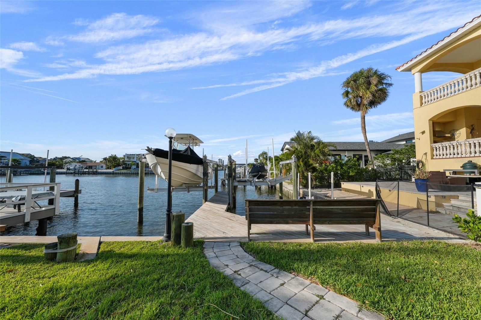 3918 VERSAILLES DR, TAMPA, FL, 33634