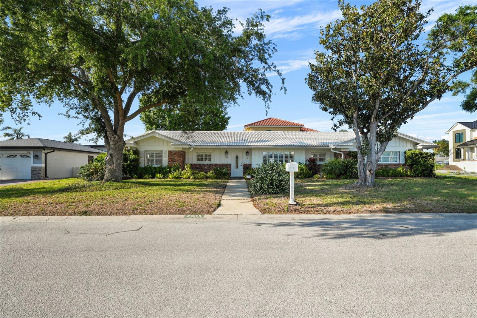 3918 VERSAILLES DR, TAMPA, FL, 33634