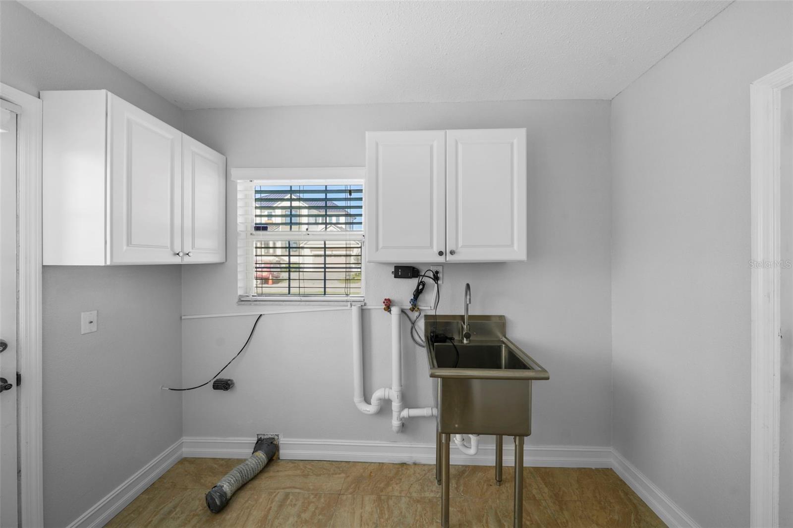 3918 VERSAILLES DR, TAMPA, FL, 33634