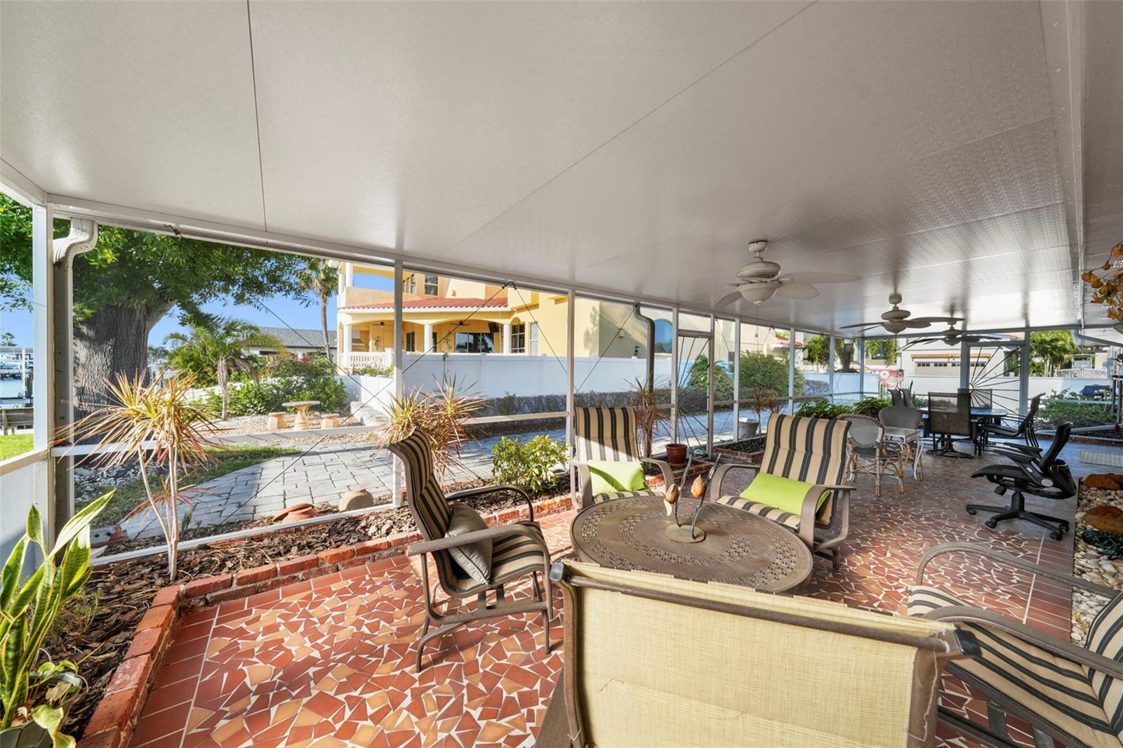 3918 VERSAILLES DR, TAMPA, FL, 33634