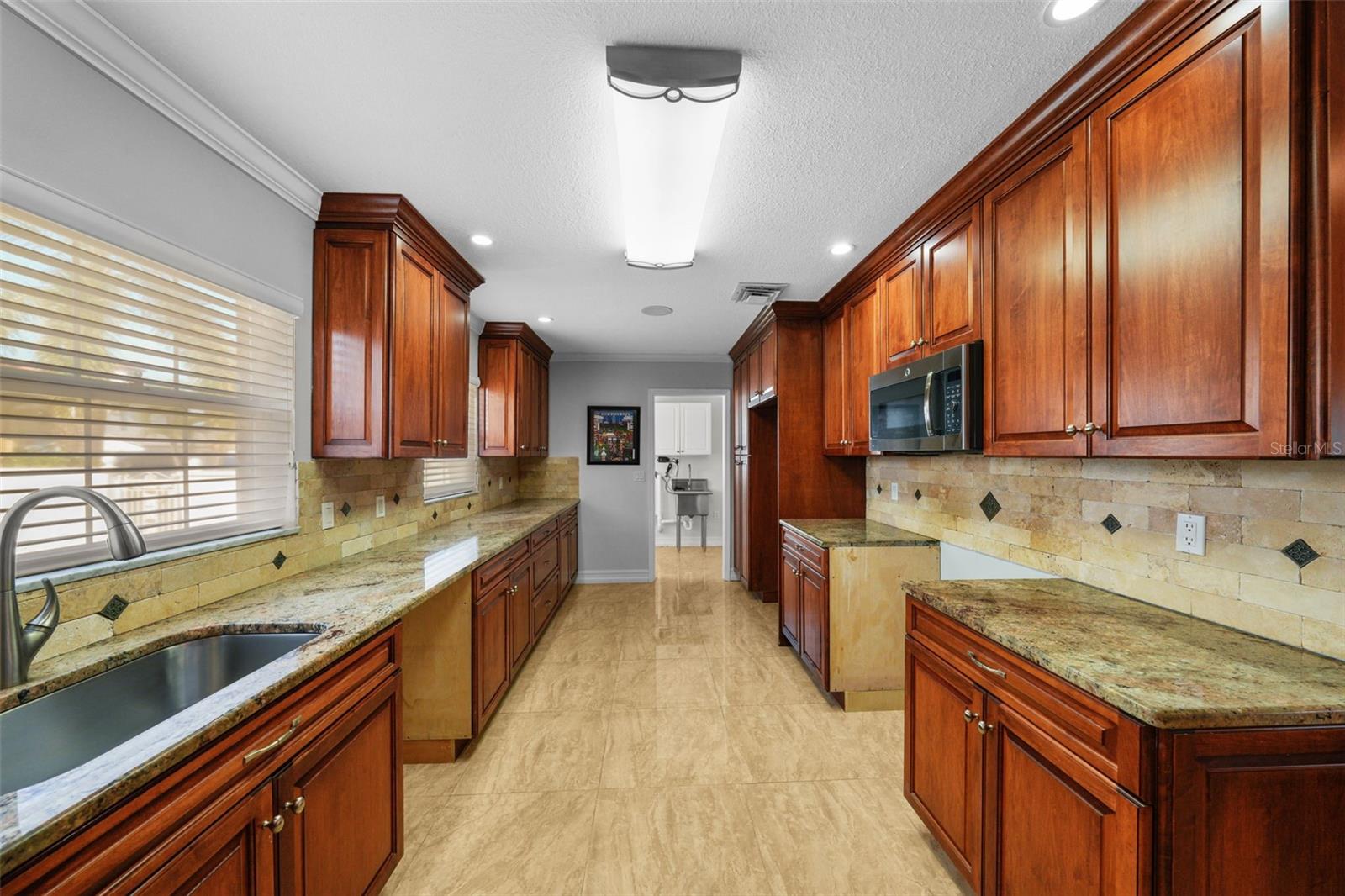 3918 VERSAILLES DR, TAMPA, FL, 33634