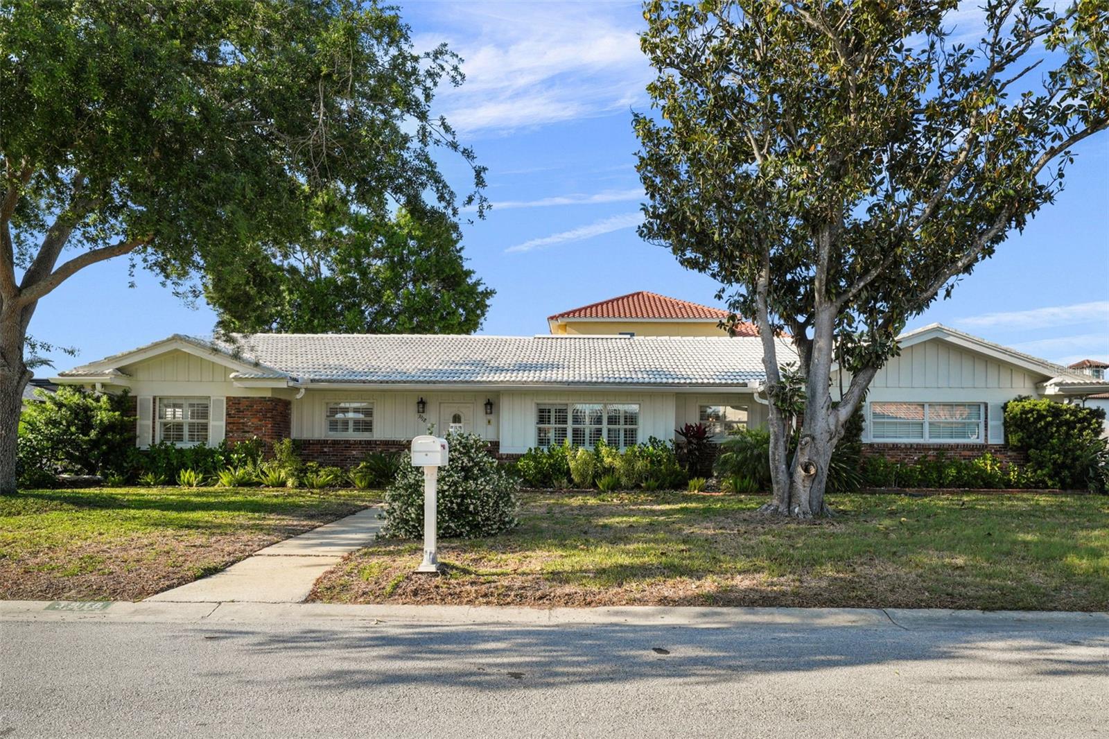 3918 VERSAILLES DR, TAMPA, FL, 33634